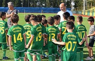 Altınova’dan spora ve sporcuya tam destek