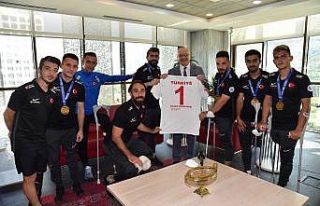 Ampute Milli Futbol Takımı’ndan Başkan Ergün’e...