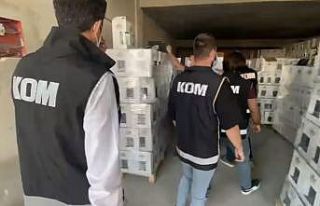 Antalya’da 7 bin 638 şişe sahte alkol ile 450...