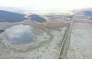 Antalya’da Avlan gölünde korkudan görüntü:...