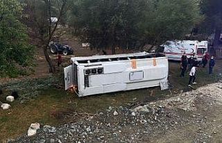 Antalya’da otobüs şarampole devrildi: 1 ölü,...