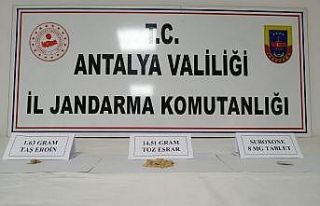 Antalya’da yol kontrol noktasında uyuşturucu ele...