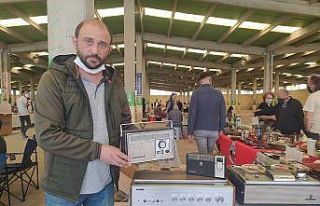 Antika pazarının gözdeleri radyolar oldu