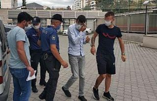 Araç gasp ettikleri iddia edilen kardeşlere gözaltı