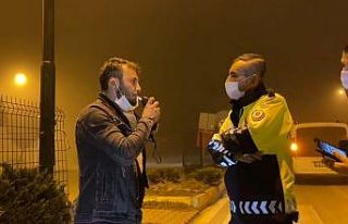 Aracında sızan alkollü sürücüden pes dedirten...