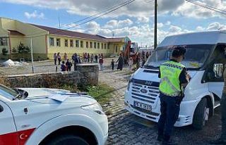 Ardahan’da jandarma ekiplerince okul servisleri...