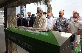 Aşı yaptırmayan öğretmen virüse yenik düştü