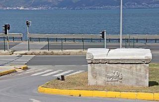 Asırlardır hem yoldan hem de denizden geçenleri...