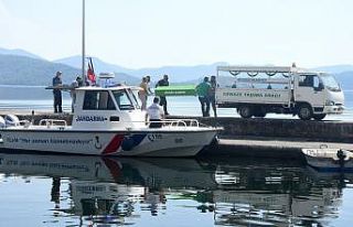 Asker eğlencesinde gölde kaybolan gencin cansız...