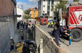 Ataşehir’de feci kaza: Silindir aracının altında...