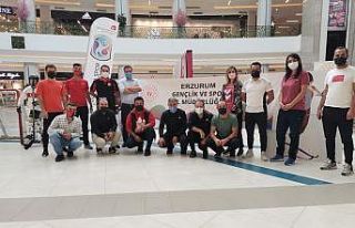 AVM’de buz sporları tanıtıldı