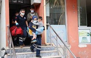 Ayağı asansörle duvar arasına sıkışan çocuğu...