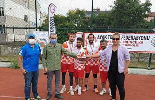 Ayak tenisinde Atakum Amazonspor birinci oldu