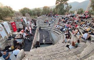 Aydınlı gençler NYSA Antik Kenti’nde bir araya...
