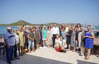 Ayvalık Kent Konseyi Kadın Meclis Üyeleri altı...