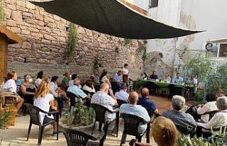 Ayvalık’ta zeytin üreticisi yangın risklerine...