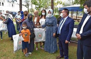 Bağlar Belediyesi ihtiyaç sahibi öğrencileri ve...