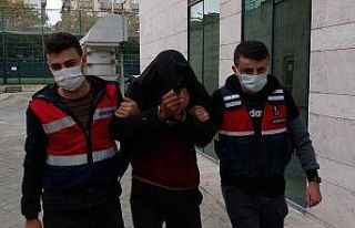 Bahçesinde uyuşturucuyla yakalandı