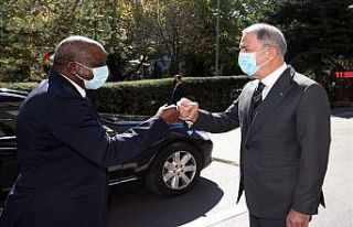 Bakan Akar, Nijer Savunma Bakanı Indatou ile görüştü