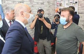 Bakan Karaismailoğlu’nun Tekirdağ’da berber...