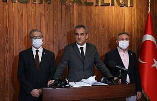 Bakan Özer: "Covid-19 salgını ortamında en...