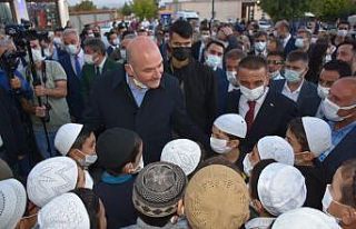 Bakan Soylu, Siirt’te vatandaşlarla birlikte ’Işık...