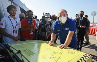 Bakan Varank, Binek Otonom Araç Yarışması’nda...