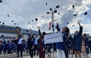 Bartın Üniversitesinde mezuniyet heyecanı yaşandı