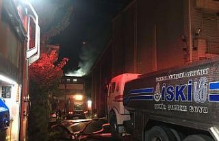 Başakşehir’de kimyasal ham madde fabrikasında...