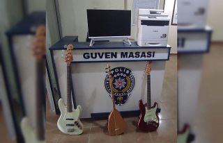 Başkale’de bir iş yerinden elektronik ve müzik...