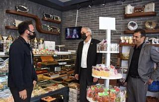 Başkan Bakkalcıoğlu 4 Eylül Mahallesi’nde esnaflarla...