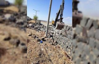 Başkan Beyoğlu, Duvar işgalini kaldırdı, uzun...