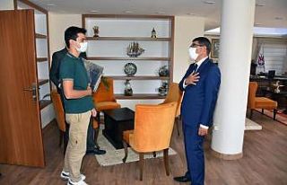 Başkan Çelik TEKNOFEST’te finale kalan öğrenciye...