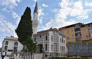 Başkan Çelik Yiğitbaş Veli Türbesi’ndeki çalışmaları...