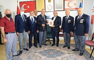 Başkan Güder, gazilerle bir araya geldi