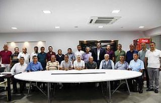 Başkan Karaca’dan emekli olan personele veda yemeği