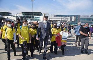 Başkan Özlü, öğrencilerle birlikte TeknoFest’te