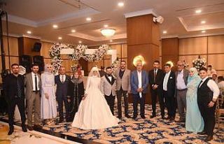 Başkan Özlü, vatandaşların mutlu gününe ortak...