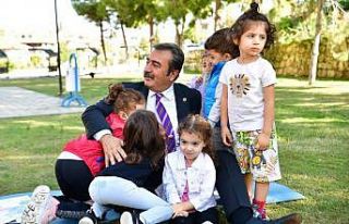 Başkan Soner Çetin güne çocuklarla başladı