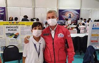Başkan Tahmazoğlu, TEKNOFEST’te öğrencileri...