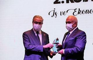 Başkan Tollu’ya ödül