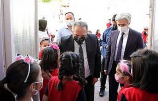 Başkan Yalçın’dan öğrencilere günlük hediyesi