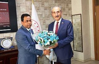 Başkan Yalçınkaya okul heyecanına ortak oldu