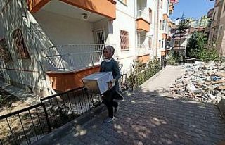 Başkentte çatlakların meydana geldiği binalarda...