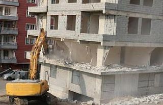 Batman’da kaçak binalar yıkılıyor