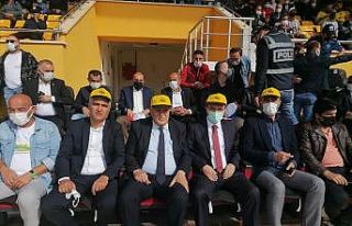 Bayburt Özel İdarespor kendi evinde galip