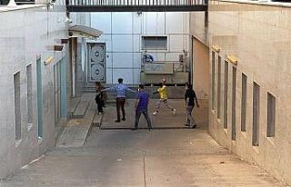 Bebeği canlı canlı mezara gömen anne ve nine adliyede