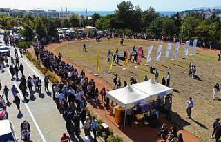 Bedava köfte ekmek kuyruğu