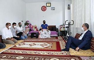 Belediye Başkanı Kılınç’tan yaralı askere...