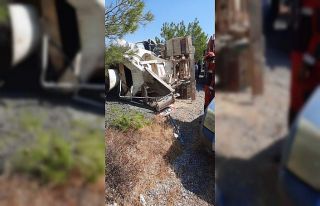 Beton mikseri devrildi: 1 yaralı